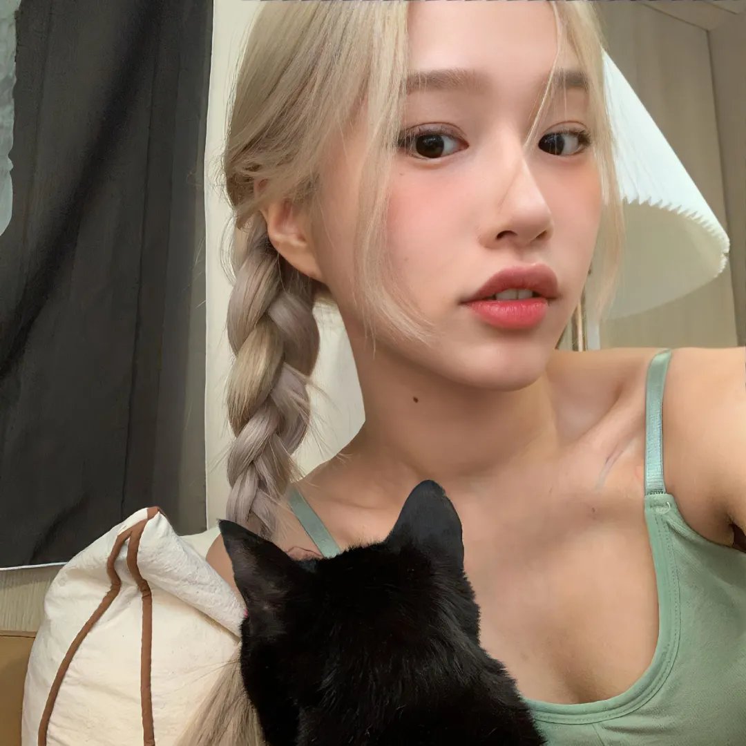 她房间里的云